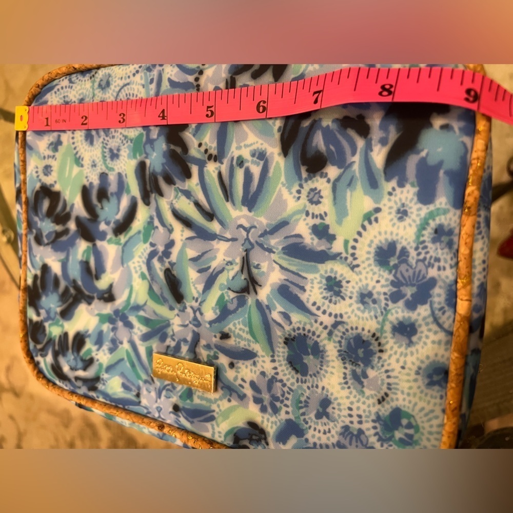 Lilly Pulitzer Iris Blue High Maintenance Insulated Lunch Bag Crossbody Tote NWT - Picture 5 of 6